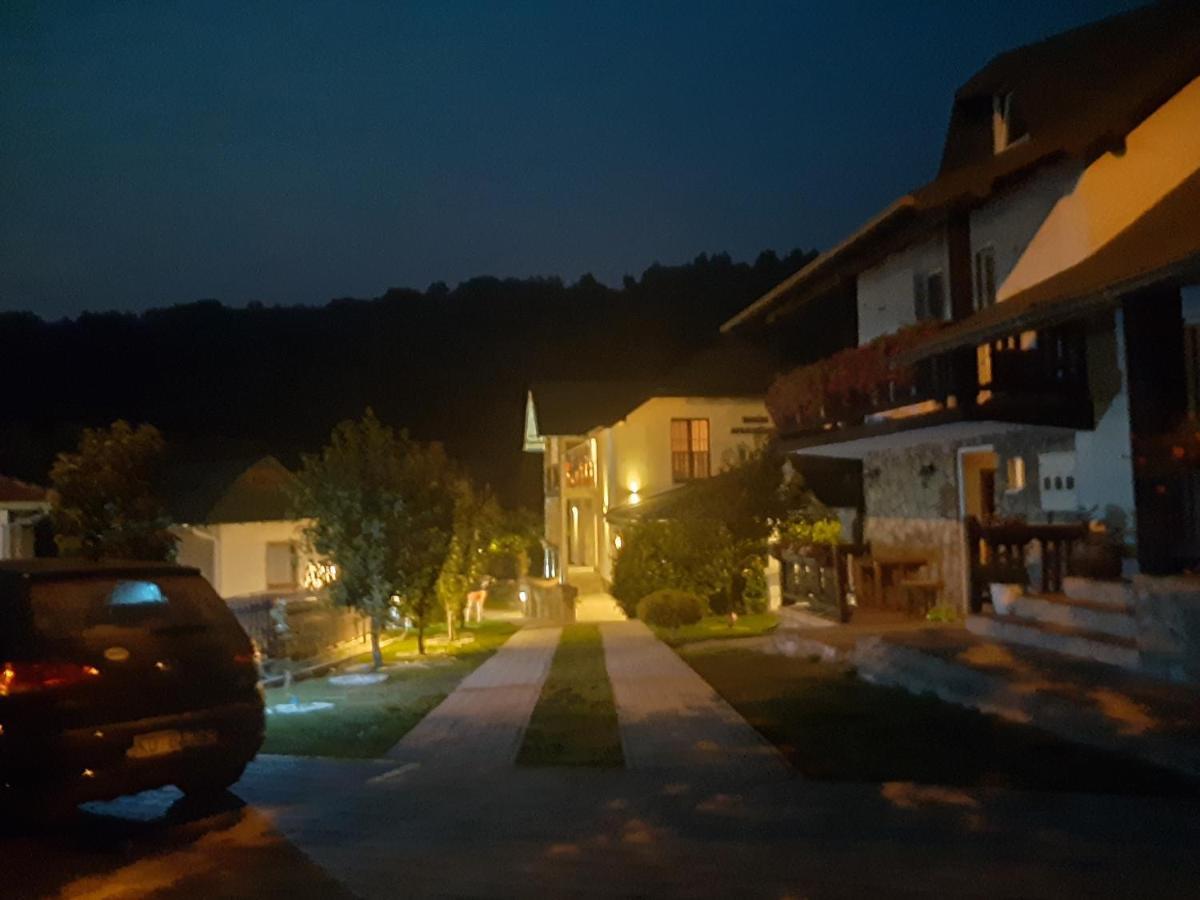 Rooms And Apartmants Mirovic Kolasin Ngoại thất bức ảnh