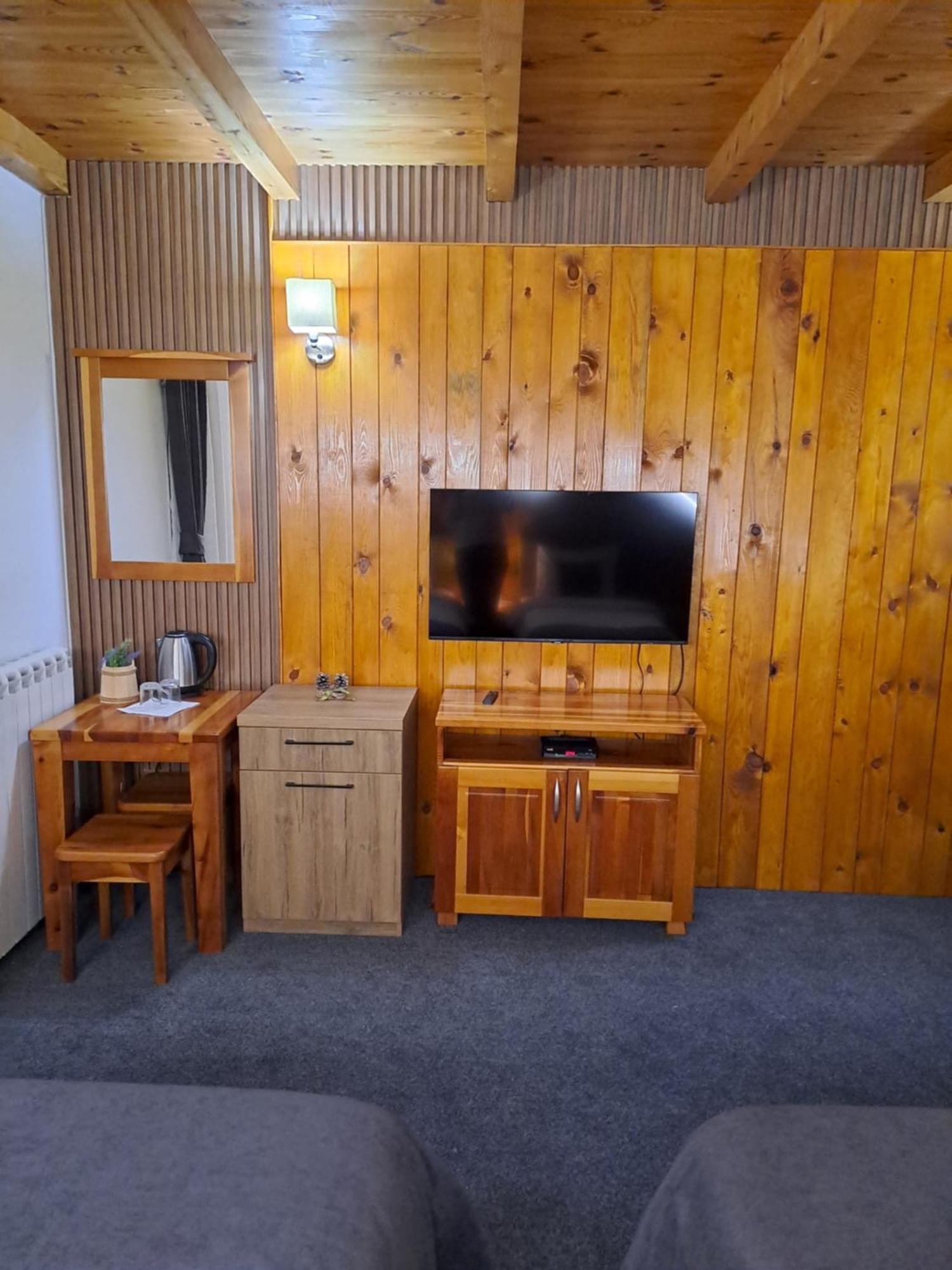 Rooms And Apartmants Mirovic Kolasin Phòng bức ảnh